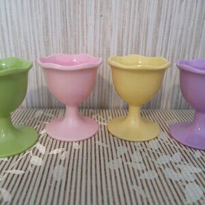 Set of 4 VTG Melamine Egg Cups Spring Easter